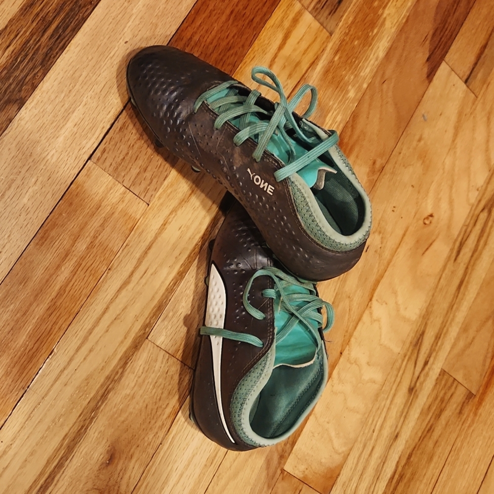 Soccer cleats, Puma One, size 2c